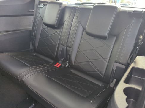 Certified 2025 Volkswagen Atlas SE image 18