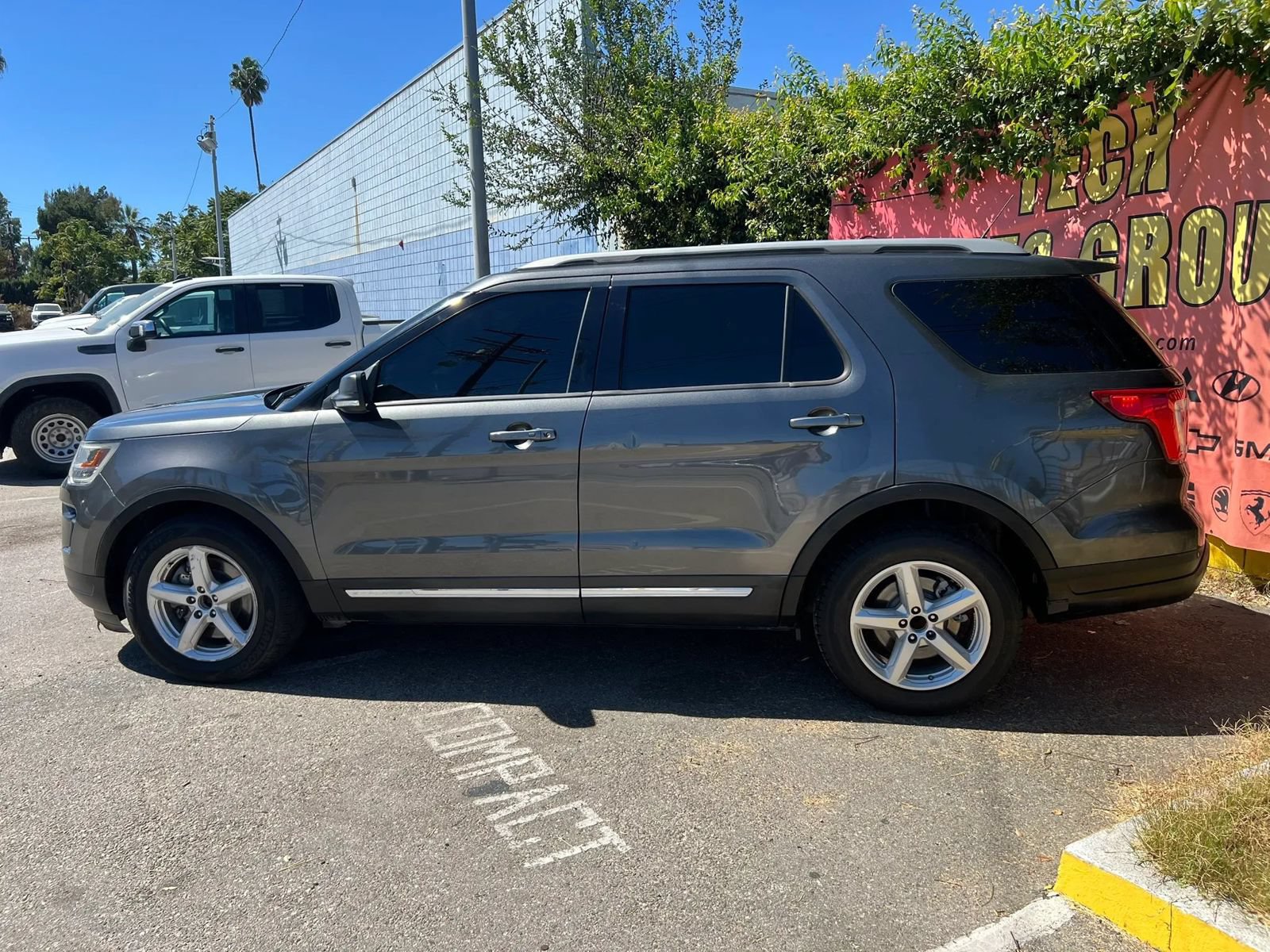 Used 2019 Ford Explorer XLT w/ Equipment Group 201A FWD image 8