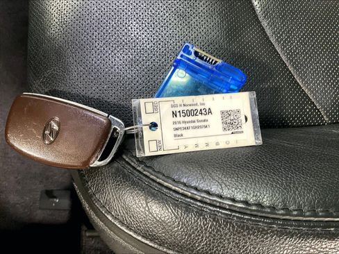 Used 2016 Hyundai Sonata Limited w/ Option Group 05 image 31