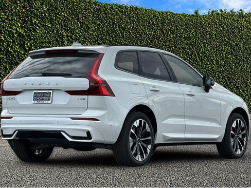 New 2026 Volvo XC60 T8 Plus w/ Protection Package Premier AWD/4WD image 6