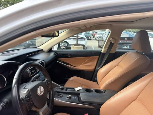 Used 2016 Lexus IS 200t RWD image 17