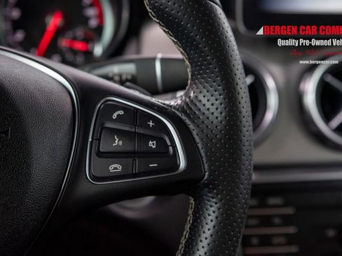 Used 2018 Mercedes-Benz GLA 250 4MATIC image 29