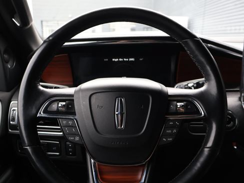 Used 2021 Lincoln Navigator Reserve w/ Luxury Package AWD/4WD image 16