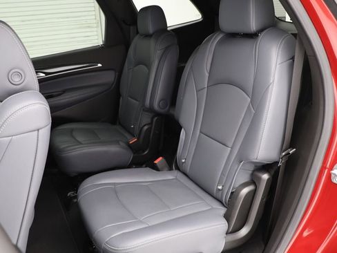Used 2024 Buick Enclave Premium image 13