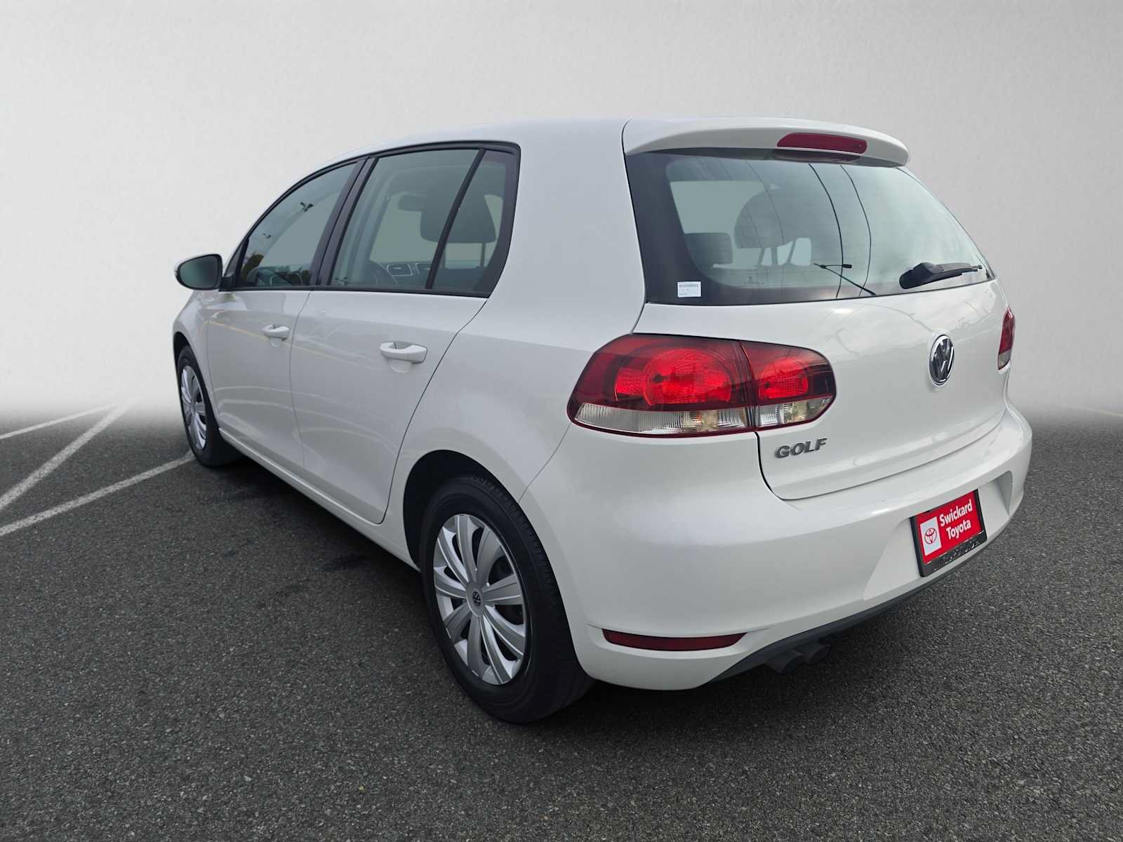 Used 2012 Volkswagen Golf 4-Door FWD image 5