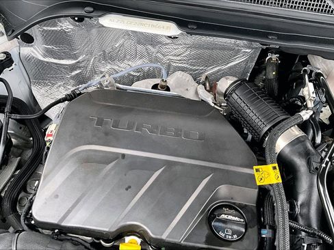 Used 2024 Chevrolet Trax RS w/ Sunroof Package image 32