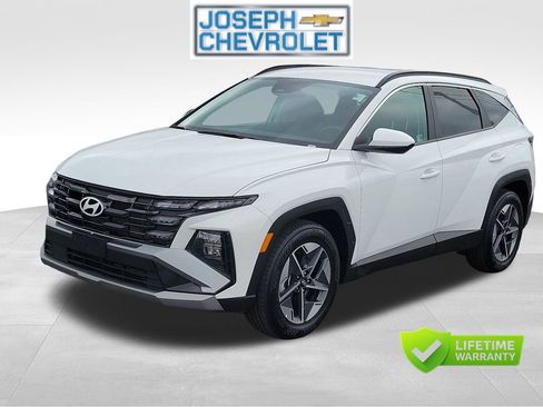 Used 2025 Hyundai Tucson SEL FWD image 2