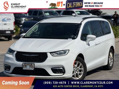 Used 2022 Chrysler Pacifica Touring-L