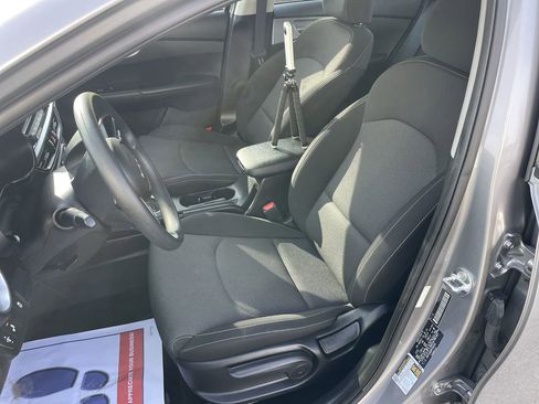 Used 2022 Kia Forte LXS image 27