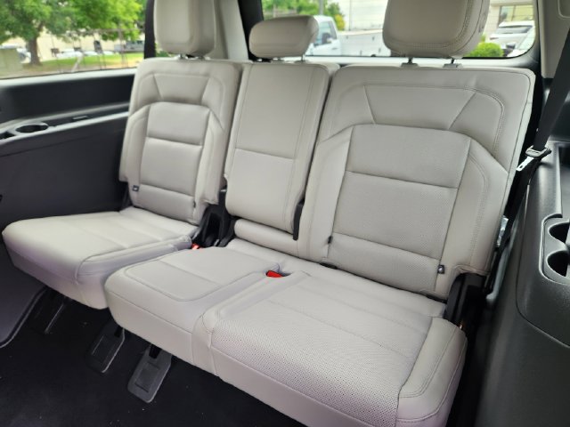 New 2026 Lincoln Navigator L Reserve w/ Jet Appearance Package AWD/4WD image 16