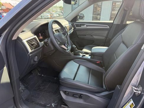 Used 2023 Volkswagen Atlas SE AWD/4WD image 16