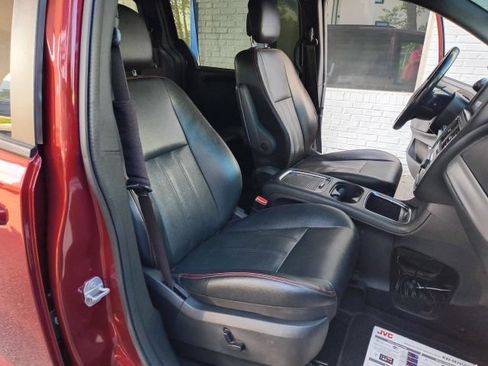 Used 2019 Dodge Grand Caravan GT FWD image 29