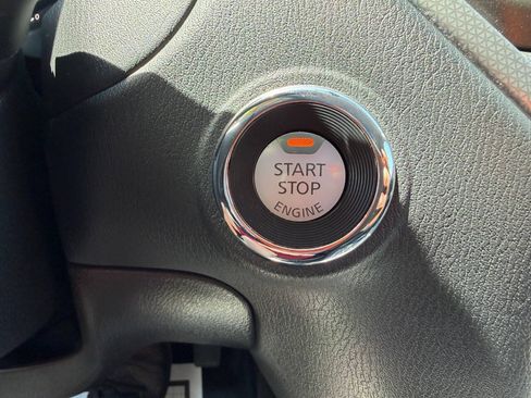 Used 2020 Nissan Pathfinder SL FWD image 26