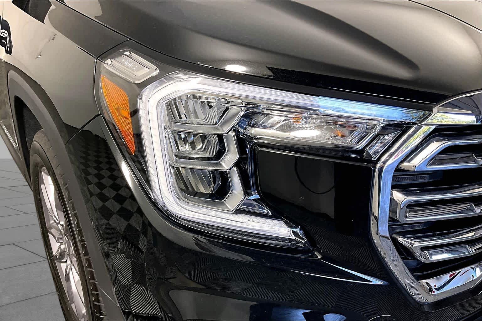 Used 2024 GMC Terrain SLT AWD/4WD image 26