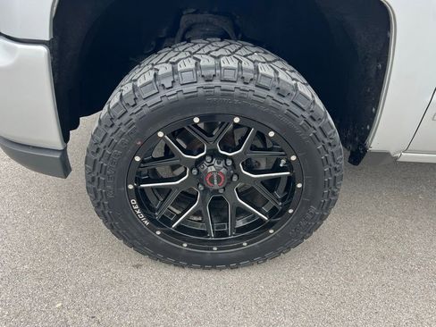 Used 2018 Chevrolet Silverado 1500 LT w/ All Star Edition AWD/4WD image 12