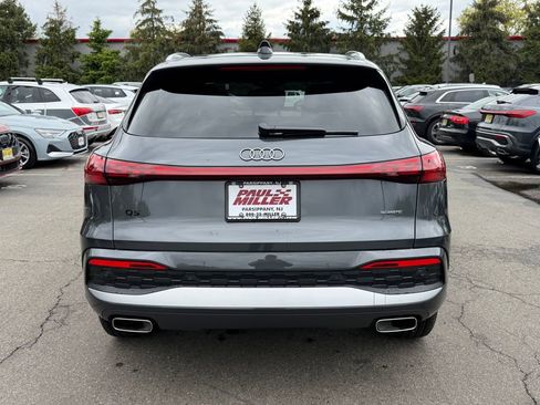 Used 2025 Audi Q5 Premium w/ Convenience Package AWD/4WD image 5