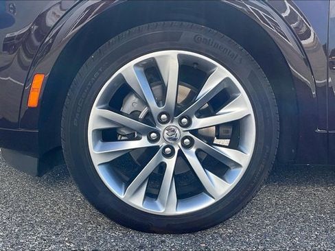 Used 2022 Buick Envision Avenir w/ Premium Seat Package FWD image 9