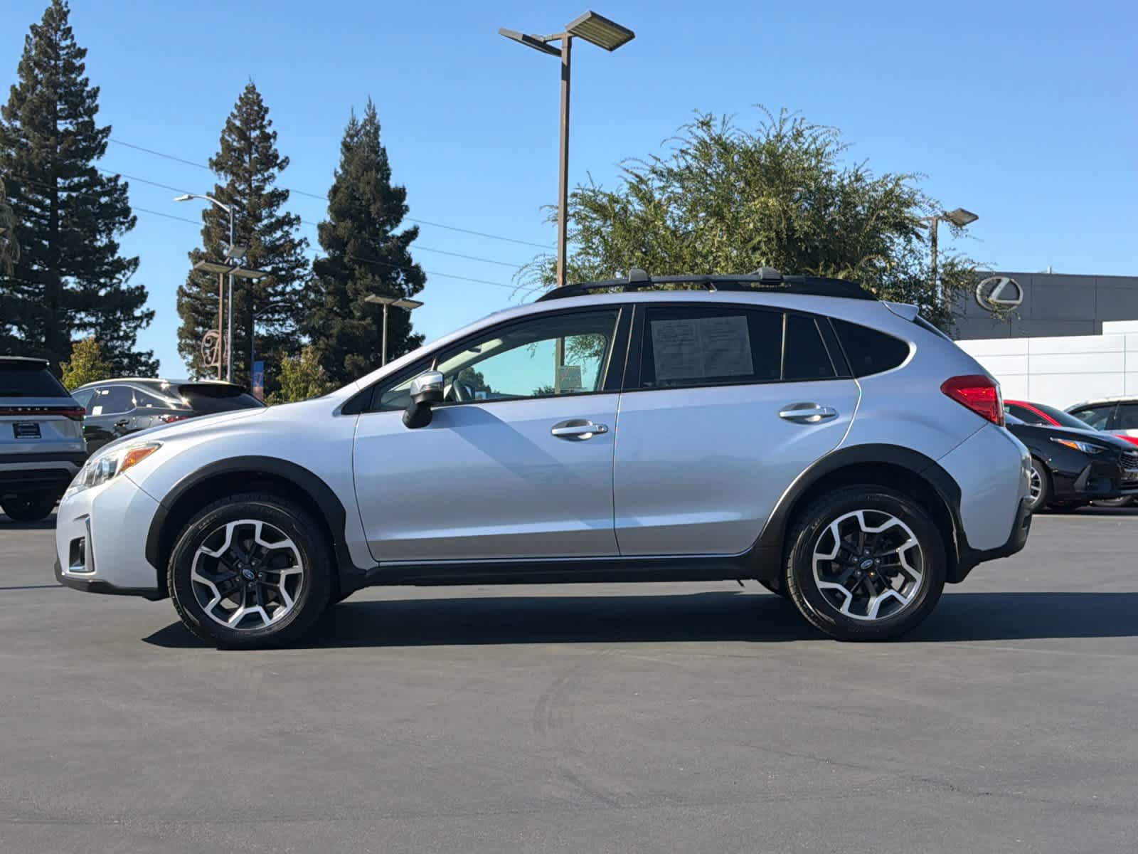 Used 2017 Subaru Crosstrek 2.0i Limited AWD/4WD image 9