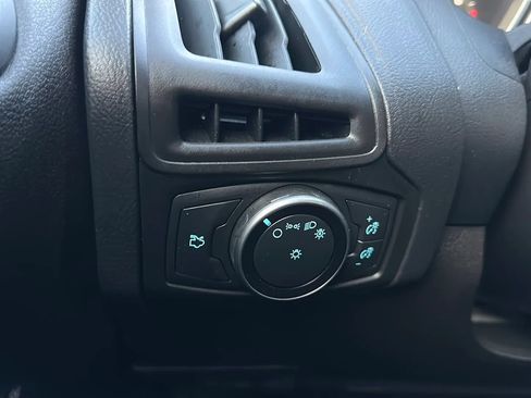 Used 2017 Ford Focus SE image 21