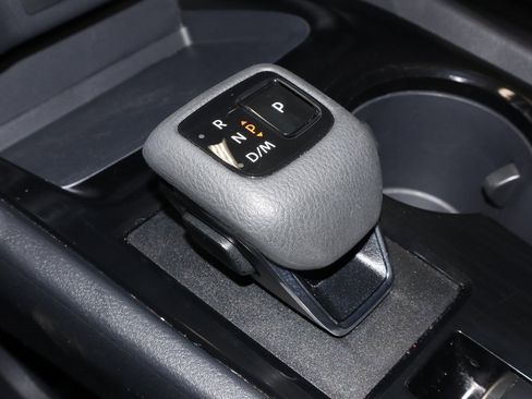 Certified 2025 Nissan Rogue SV image 31