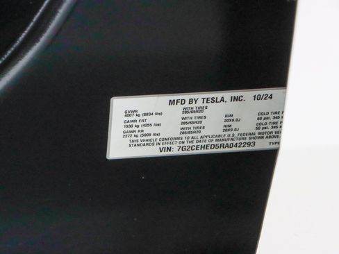 Used 2024 Tesla Cybertruck AWD Crew Cab image 28