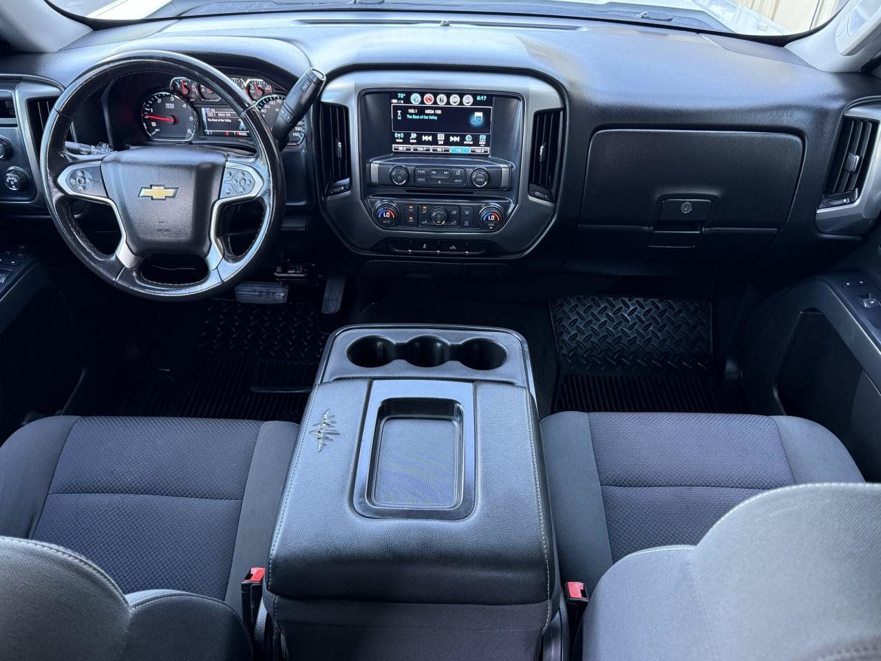 Used 2018 Chevrolet Silverado 1500 LT w/ LT Eassist Package AWD/4WD image 16