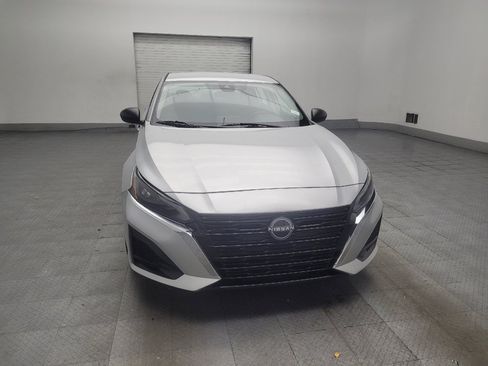 Used 2024 Nissan Altima 2.5 SV FWD image 14