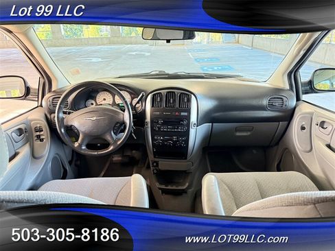 Used 2006 Chrysler Town & Country Touring w/ Trailer Tow Prep Group FWD image 18