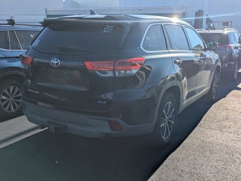 Used 2019 Toyota Highlander XLE image 5