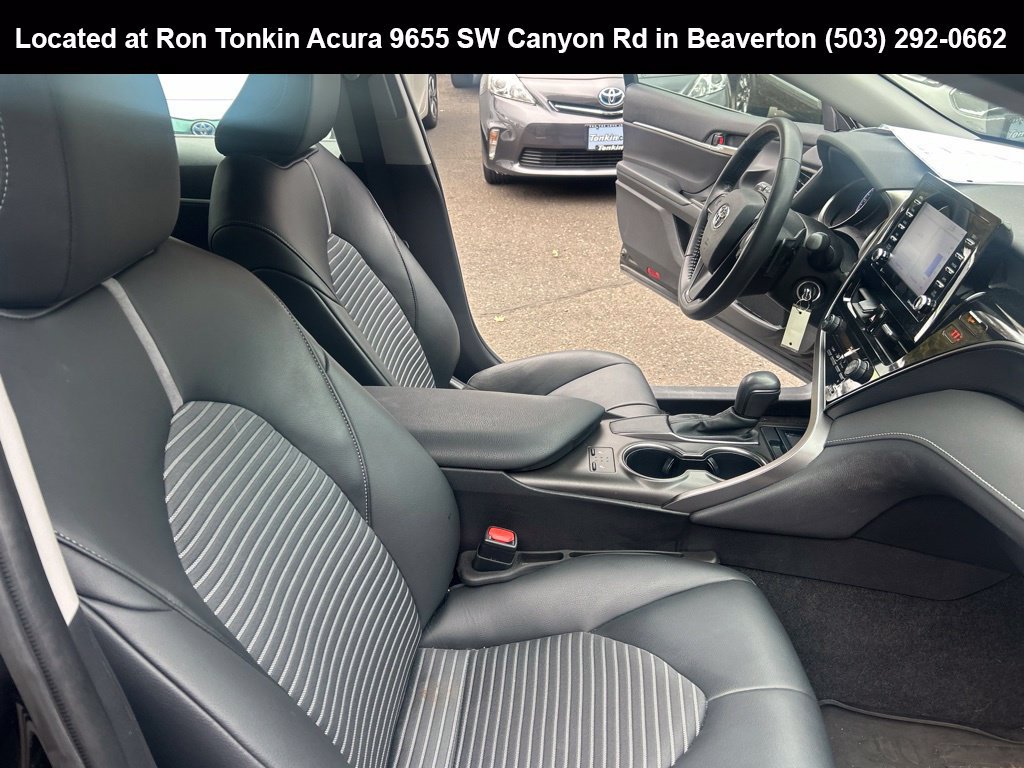 Used 2021 Toyota Camry SE w/ Cold Weather Package FWD image 11
