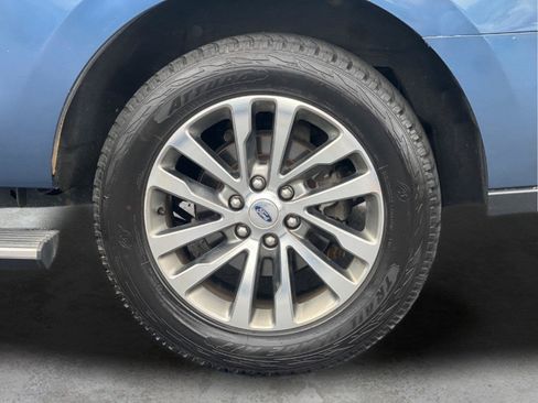 Used 2018 Ford Expedition Limited w/ Equipment Group 301A AWD/4WD image 29