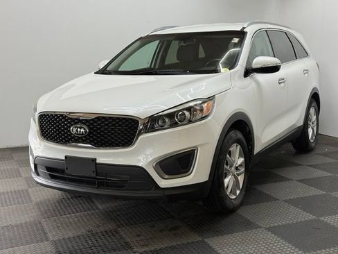 Used 2016 Kia Sorento FWD w/ LX Convenience Package image 6