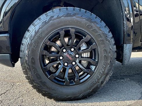 Used 2022 GMC Sierra 1500 AT4X AWD/4WD image 8