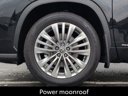 Certified 2026 Toyota Highlander Platinum AWD/4WD image 11