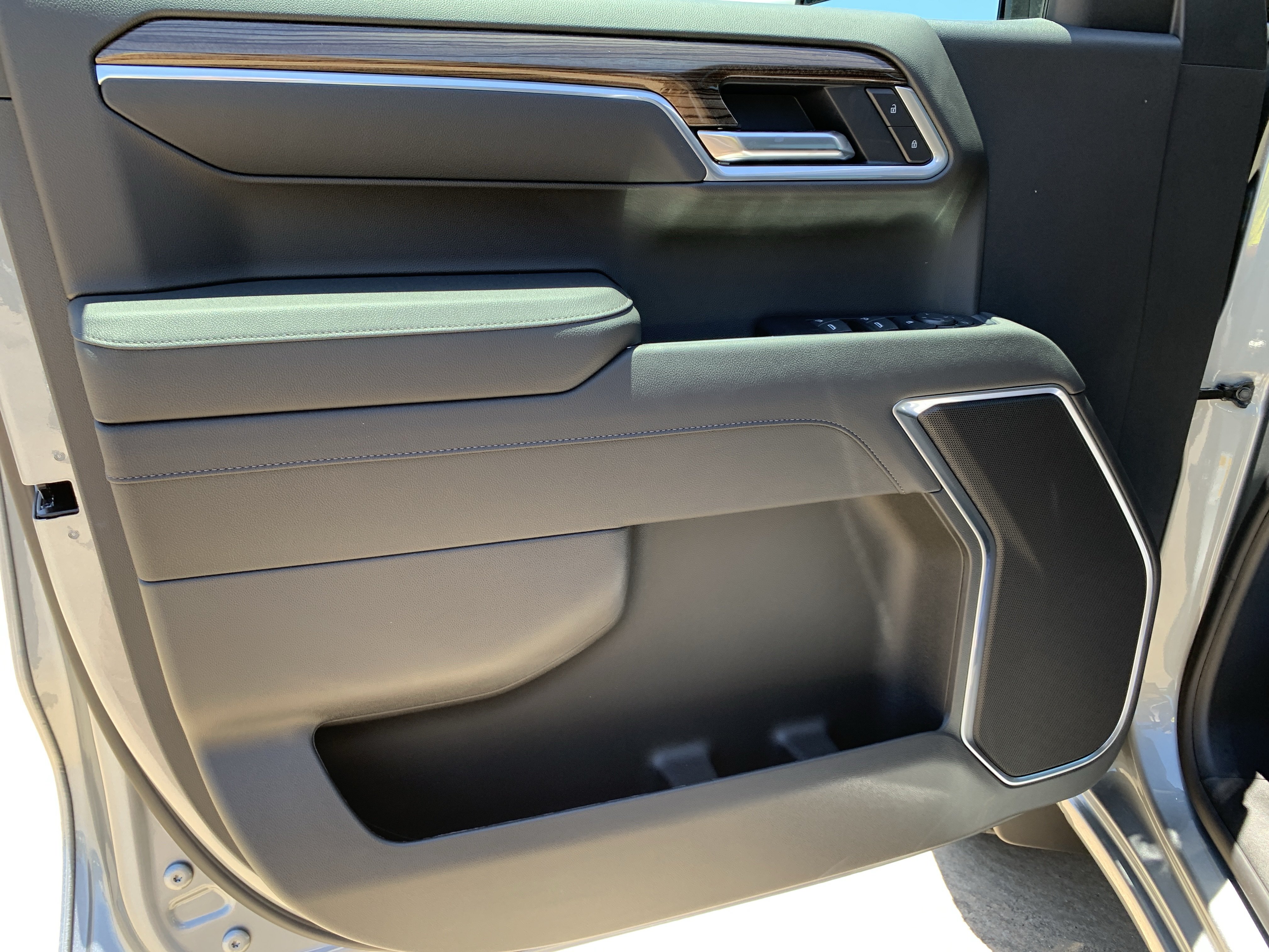 New 2026 Chevrolet Silverado 1500 RST AWD/4WD image 8