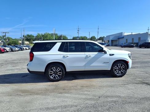 Used 2023 GMC Yukon AT4 w/ AT4 Premium Plus Package AWD/4WD image 18