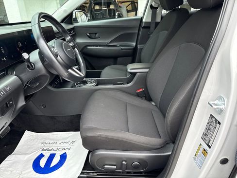 Used 2025 Hyundai Kona SEL AWD/4WD image 9