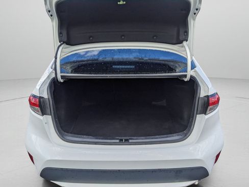 Used 2020 Toyota Corolla LE FWD image 11