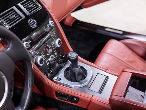 Used 2014 Aston Martin V8 Vantage Roadster RWD image 44