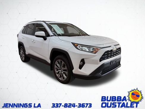 Used 2019 Toyota RAV4 XLE Premium image 8
