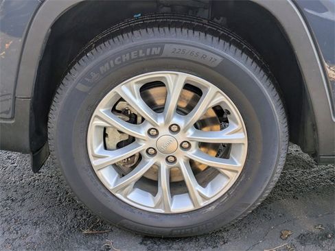 Certified 2021 Jeep Cherokee Latitude image 30