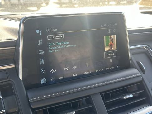 Used 2023 Chevrolet Suburban Premier image 9