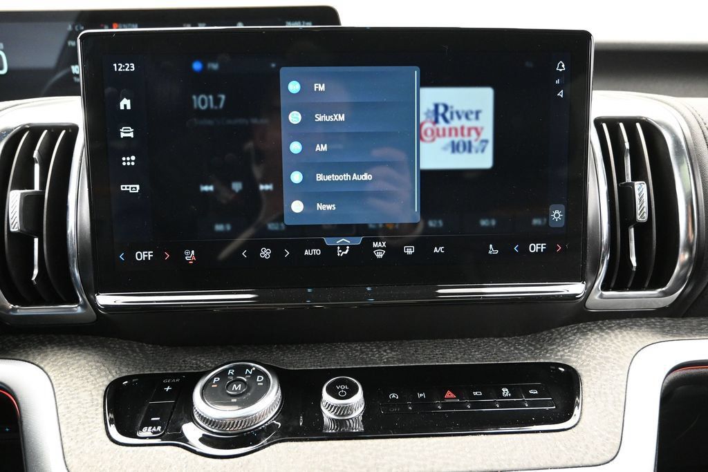 Used 2025 Ford Expedition Tremor AWD/4WD image 35