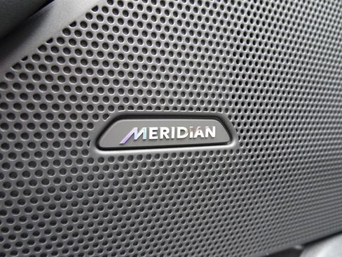 New 2026 Land Rover Range Rover Velar S image 20