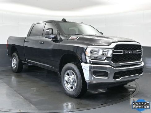Used 2024 RAM 2500 Tradesman w/ Chrome Appearance Group AWD/4WD image 1