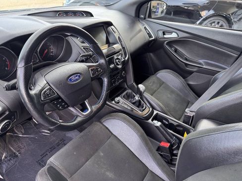 Used 2017 Ford Focus RS AWD/4WD image 30