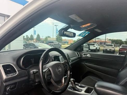 Used 2020 Jeep Grand Cherokee Altitude AWD/4WD image 7