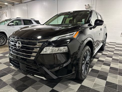 Certified 2024 Nissan Rogue Platinum AWD/4WD image 9