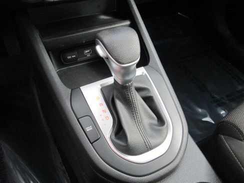 Used 2022 Kia Forte LXS w/ LXS Technology Package image 15