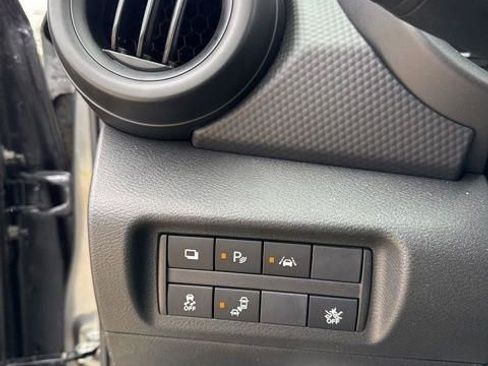 Used 2025 Nissan Kicks Play S image 25